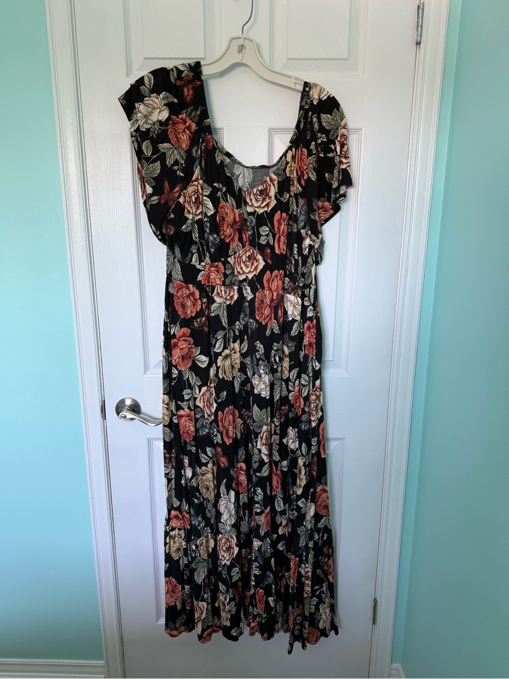 Torrid Black Maxi Dress with Rose Print in Rust and Cream - Torrid Size 4 (26)